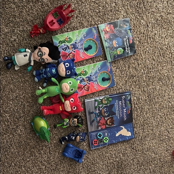 Pj mask toys and book bundle - Picture 1 of 6